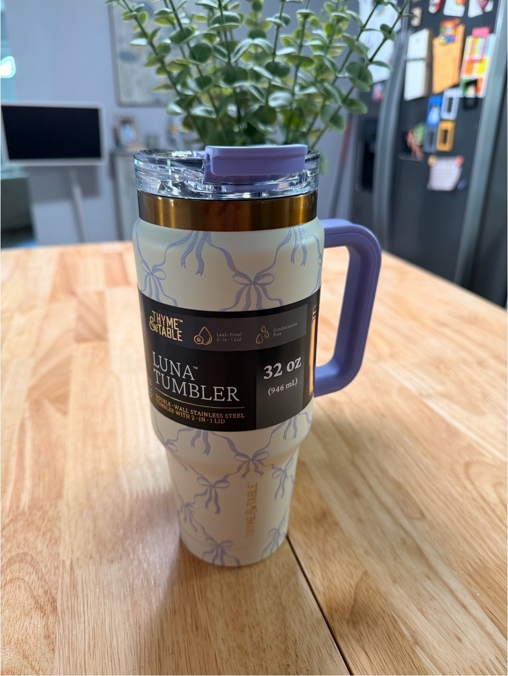 Thyme & Table Luna 32 oz Lavender/White Tumbler with Handle